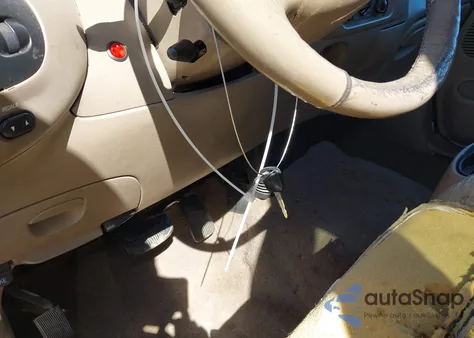 2001 Ford F-150 Harley-Davidson Edition/King Ranch Edition/Lariat/Xlt from USA, damaged, VIN 1FTRW07L21KF81142